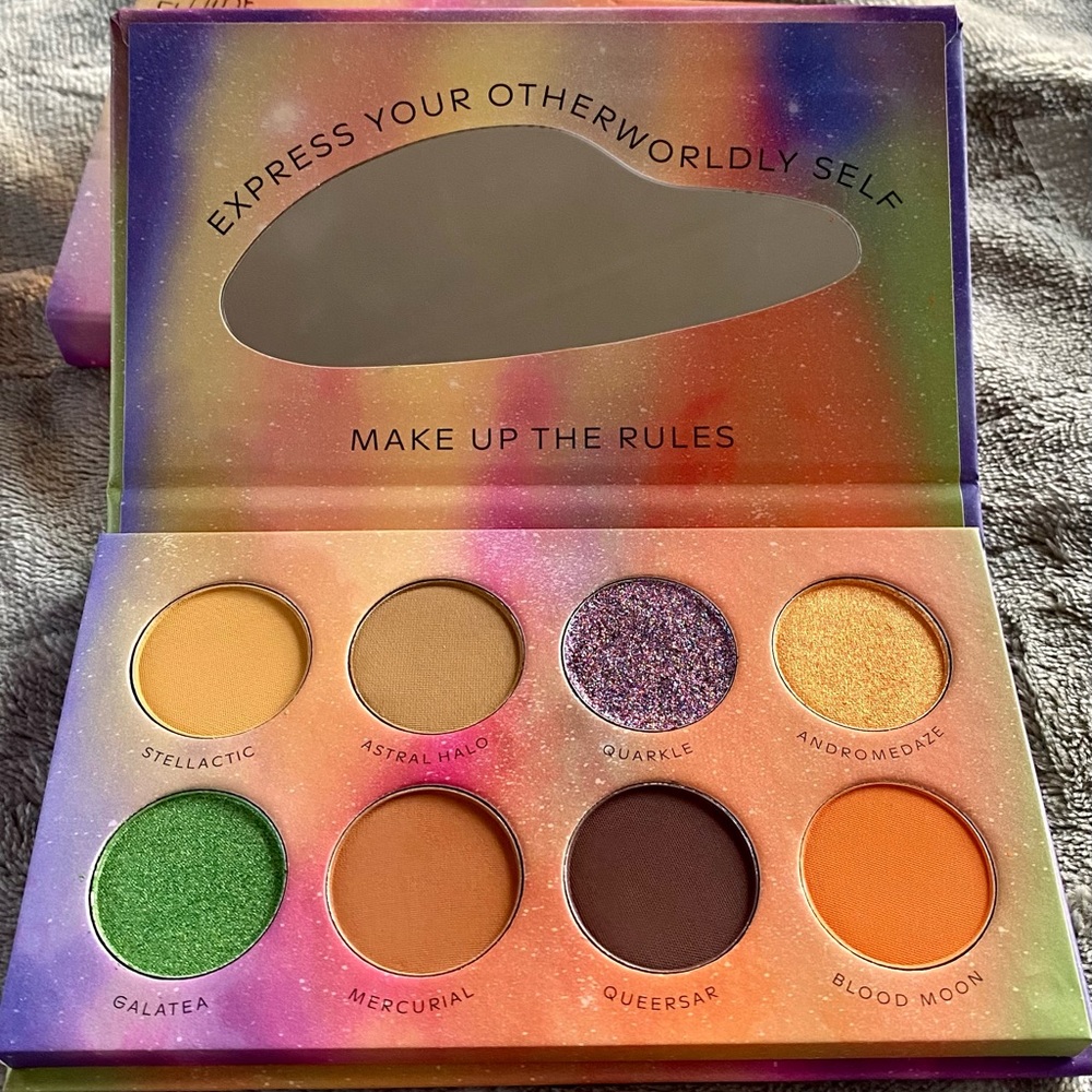 “OTHERWORLDLY” Eyeshadow Palette